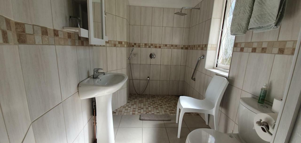 Chez Nous Bed And Breakfast & Self Catering Данди Экстерьер фото